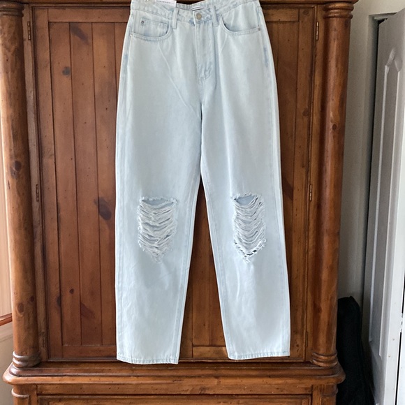 WeWoreWhat Mid rise Distressed Straight Leg Jeans in Light Icy Wash - Picture 8 of 11
